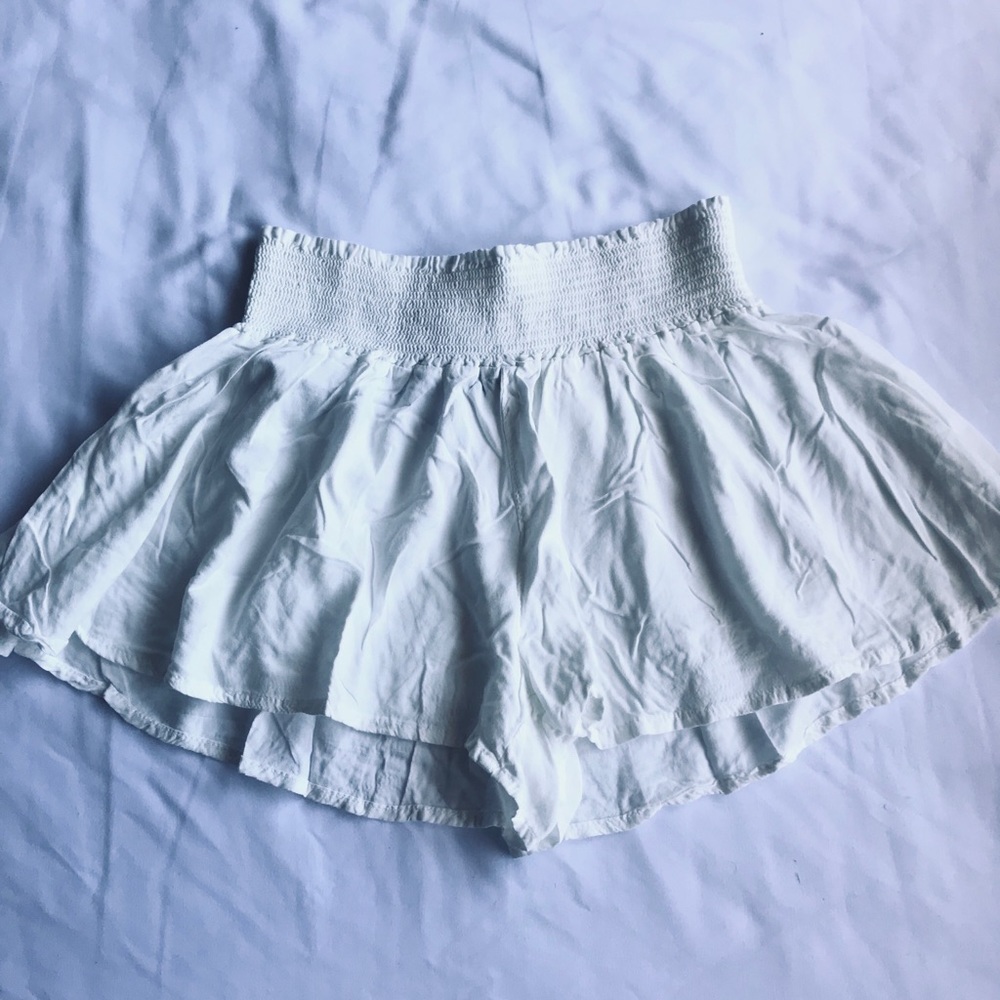 ☁️BRANDY MELVILLE LOOSE FITTING SHORTS☁️
